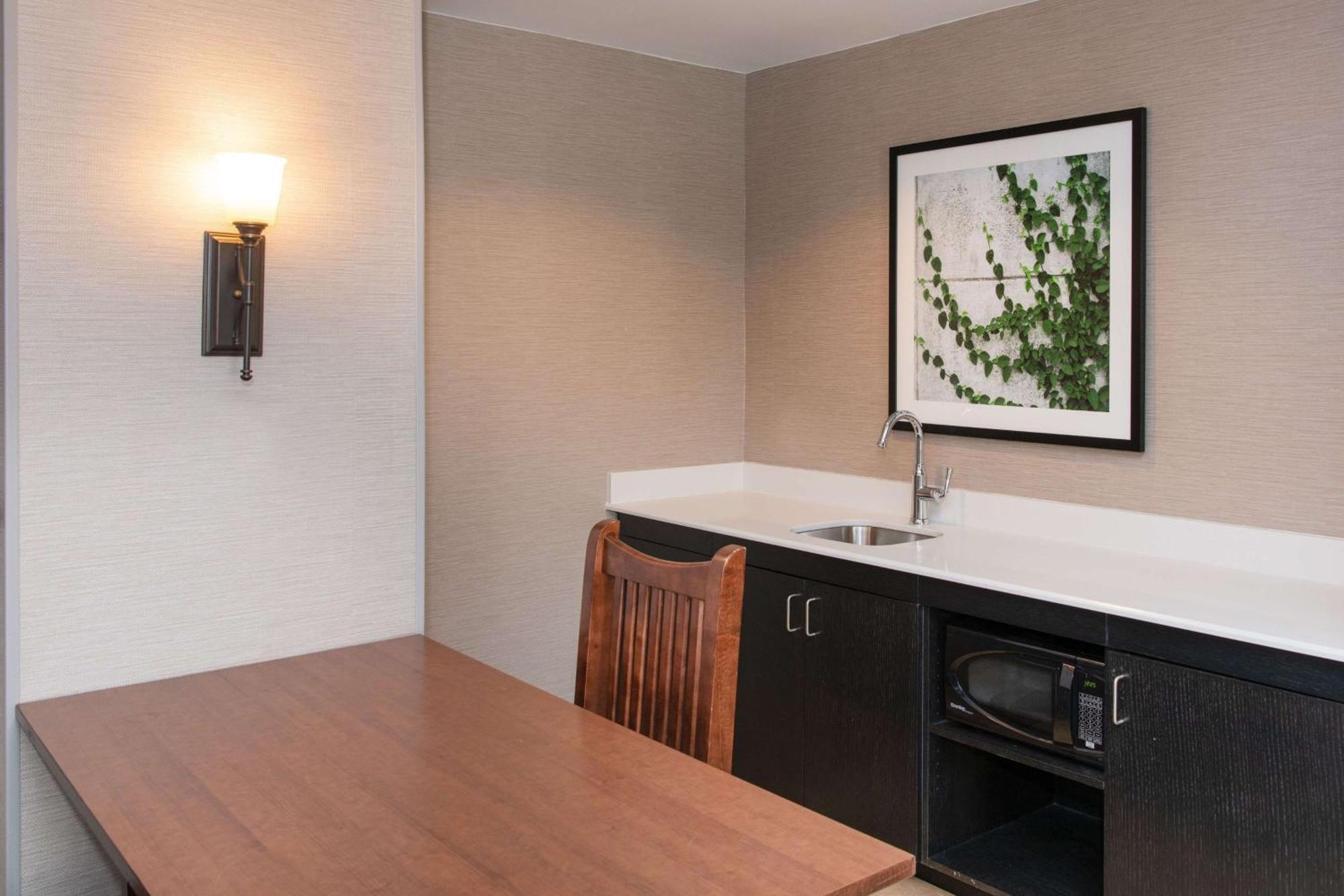 Hotel Hampton & Rochester/victor 3*